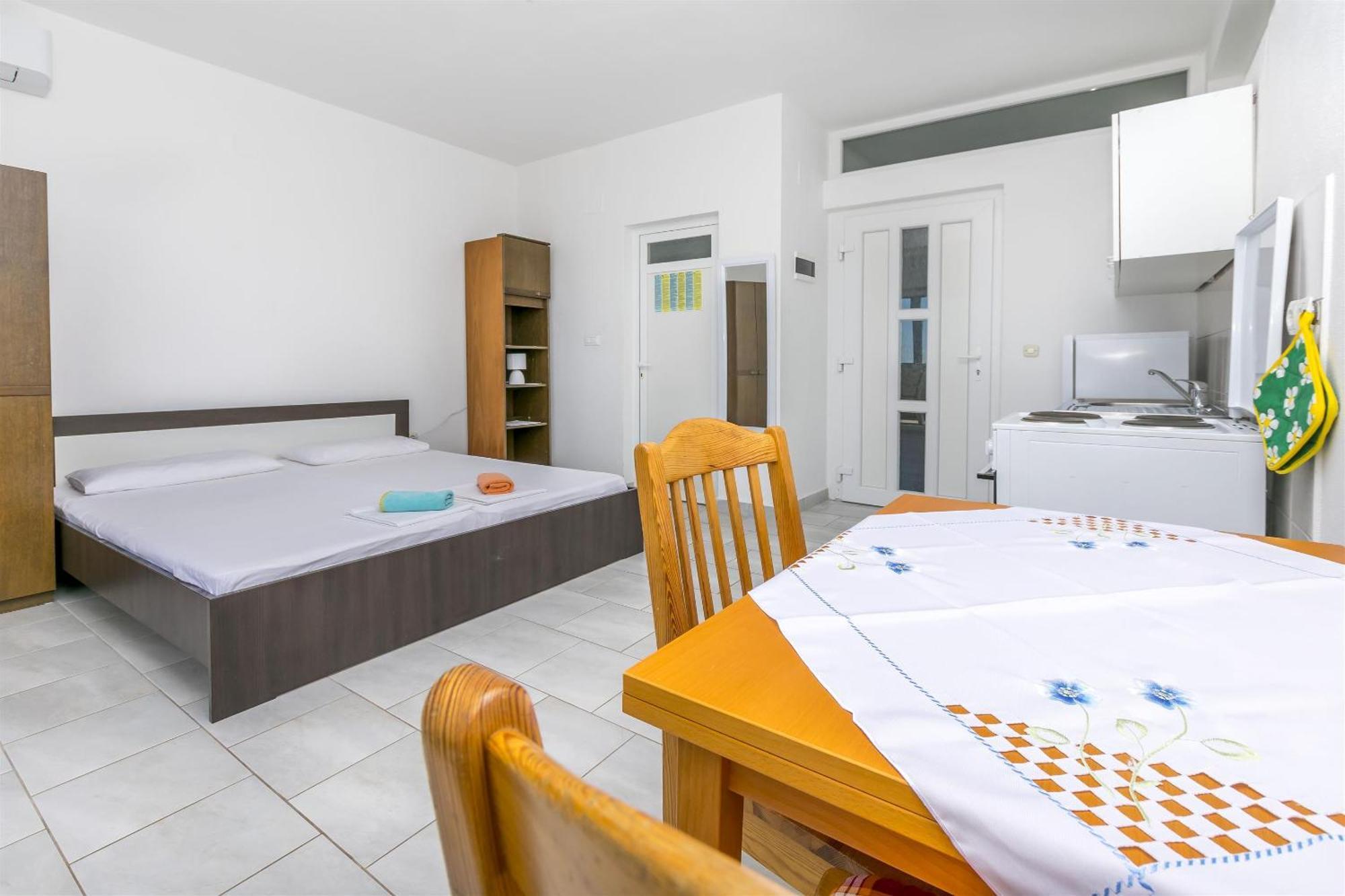 Apartments Barica Primosten Phòng bức ảnh